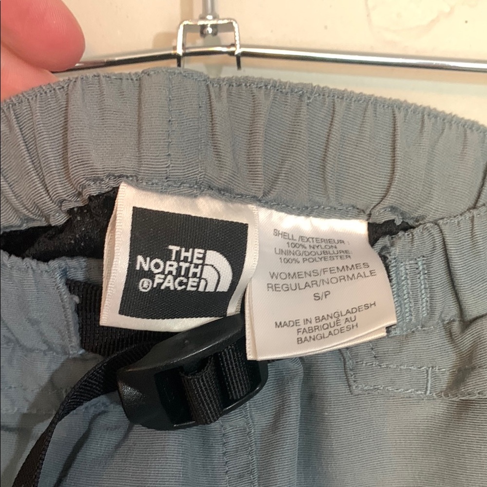 North Face Shorts - Picture 3 of 4